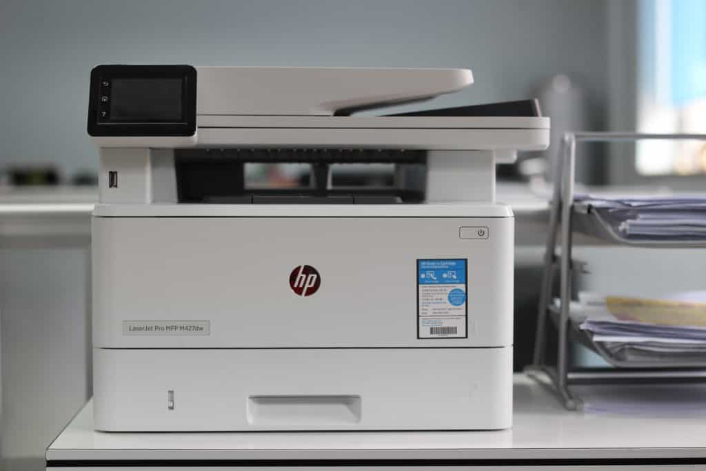 A photo of an HP printer