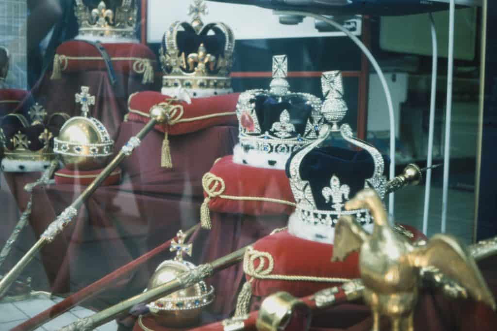 A photo of crowns and scepters